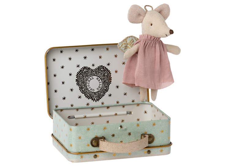 Angel-mouse-in-suitcase