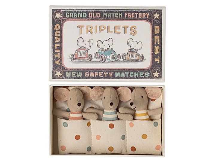 Triplets-Baby-mice-in-matchbox