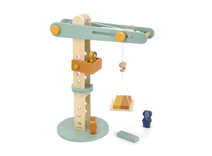 Wooden-construction-crane