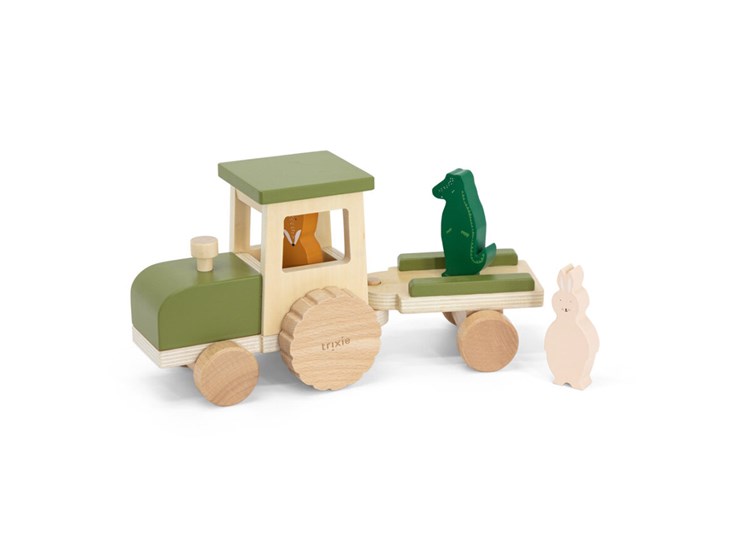 Wooden-tractor-with-trailer